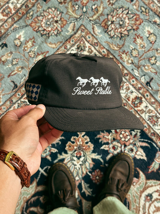 SWEET STABLE BLACK HAT