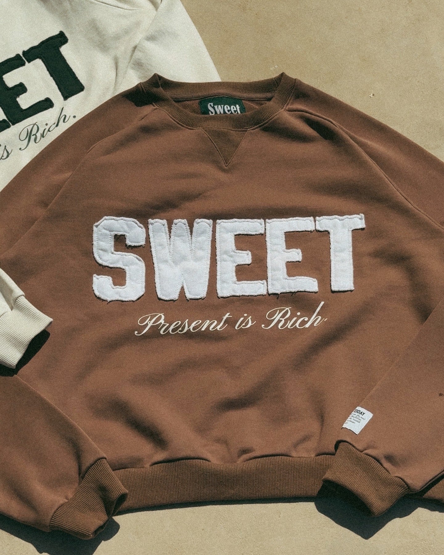 'SWEET CREWNECK'