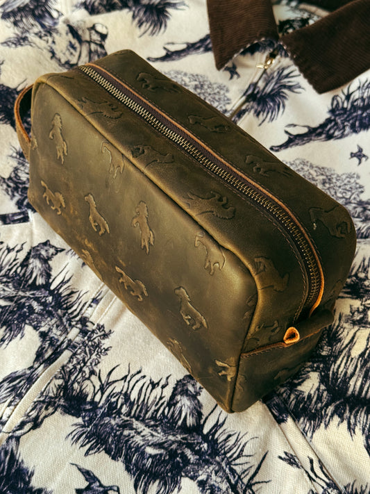 'SWEET HORSE LEATHER DOPP KIT'